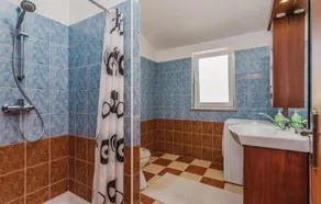 2 quartos alojamento em Kastel - Image 4