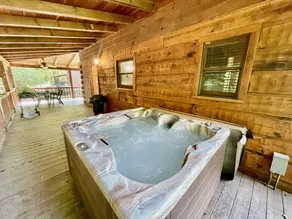 Willow Creek 2 Bedroom Cabin by RedAwning - Image 5