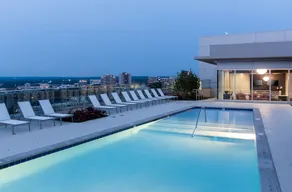 Global Luxury Suites at Spring Hill - Image 2