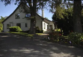 Pine Grove Bed and Breakfast - Image 5