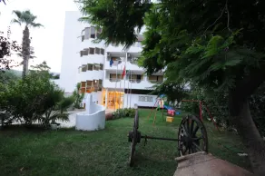 Mar-Bas Hotel - Image 5