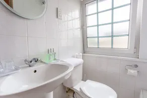 La Reserve Hotel - Image 5