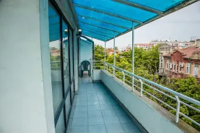 Spacious & Sunny Maisonette w/ Terrace near Centre - Image 4