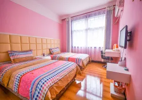 Fenghuang Joy Riverview Hotel - Image 4