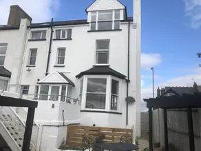 Sea Vista Overlooks Beach With Stunning sea Views - Image 4