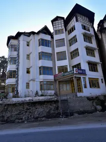 OYO 19766 Hotel Manali Palace - Image 5