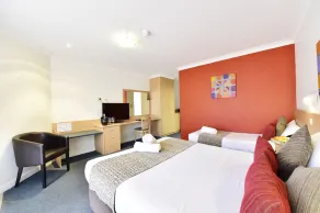 Diplomat Hotel - Image 4
