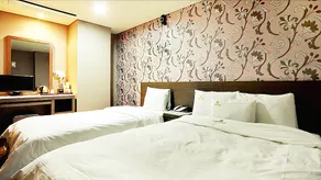 JJ Hotel - Image 3
