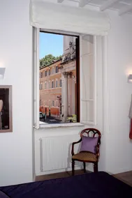 Coronari Courtyard - Image 3