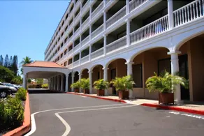 Studio retreat at Lahaina Shores with pool, hot tub, AC, and mountain views-Lahaina Shores 204 - Image 3