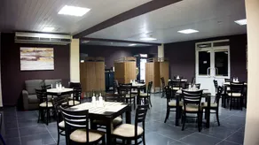 M Suites Hotel - Image 3