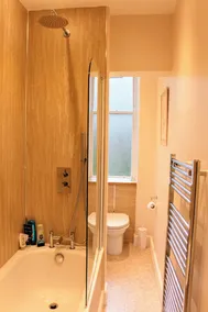 Modern Arthurs Seat Apartment - Image 5