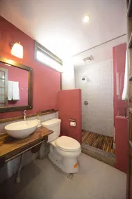 Grandma's Maomaocool Travelling Hotel - Image 2