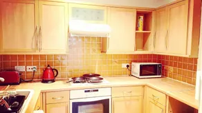 Central Waterfront Apartment - Image 3