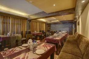 Hotel Miland Palace by OYO Rooms - Image 2