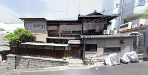 Gojo Guest House Annex - Image 4