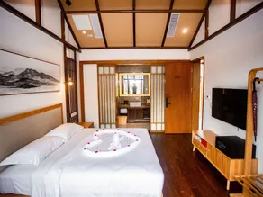Yuanxiang Hot Spring Holiday Hotel - Image 2