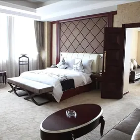 Huayu Jianguo Hotel - Image 3