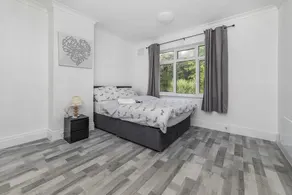 4Br Sleeps10 Parking Garden - Image 4