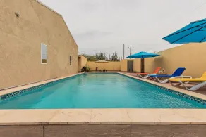 Rooi Santo Apartments - Image 5