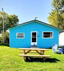 Cribs On East Lake - Image 2