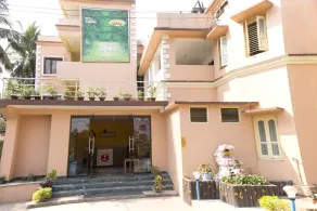 Oyo 1949 Hotel Surya Garden - Image 3