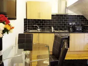 MCR Apartments - Manchester North - Image 4