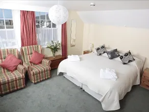 Overstream Guest House - Image 2