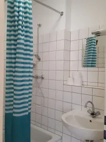 City Apartment & Lift - Image 2