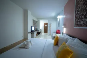 Khaosan Holiday - Image 3