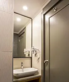 Side Square Hotel Adults Only - Image 4