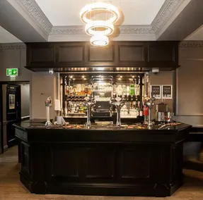Grand St Leger Hotel - Image 2