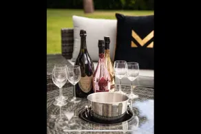 Mono Luxe Villa in Newcastle Upon Tyne - Image 5