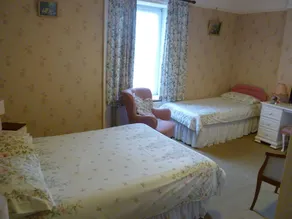 Longhope Guest House - Image 3