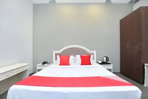 Hotel Jane Royale by OYO Rooms - Image 2