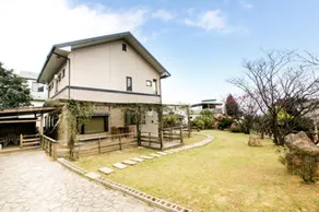 Celebrity Villa - Image 3