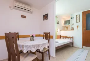 Awesome Home in Nova With Wifi and 4 Bedrooms - Image 5