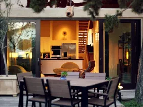 Bay View Modern Villa - Image 4