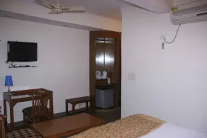 Tavern Business Hotel - Image 3