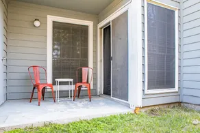 WanderJaunt - Chic North Austin Apts - Image 3