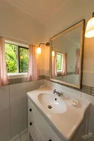 Terania Green Boutique Cottages - Image 2