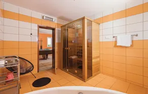 Nice Home in Marcana With 4 Bedrooms, Jacuzzi and Wifi - Image 5