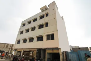 M & M Rooms by OYO Rooms - Image 5