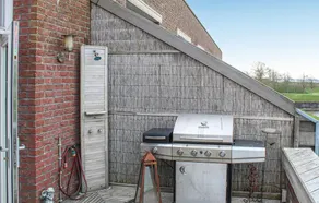 Stunning Home in Hellevoetsluis With 2 Bedrooms and Wifi - Image 2