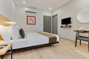 OYO Townhouse 204 Sector 49 - Image 5