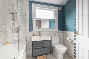 Stylish Family Home by Twickenham Stadium - Image 2