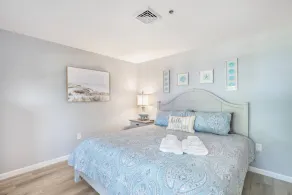 Happy Hideaway - Image 5