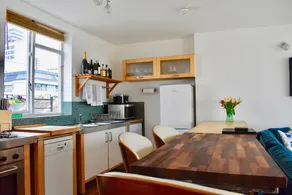 Three Bedroom Penthouse in Brighton - Image 5