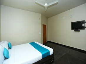 OYO 9262 Recluse Premiere Hotel - Image 2
