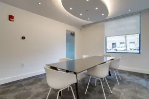 Sophisticated and Beautiful Condo - Image 4